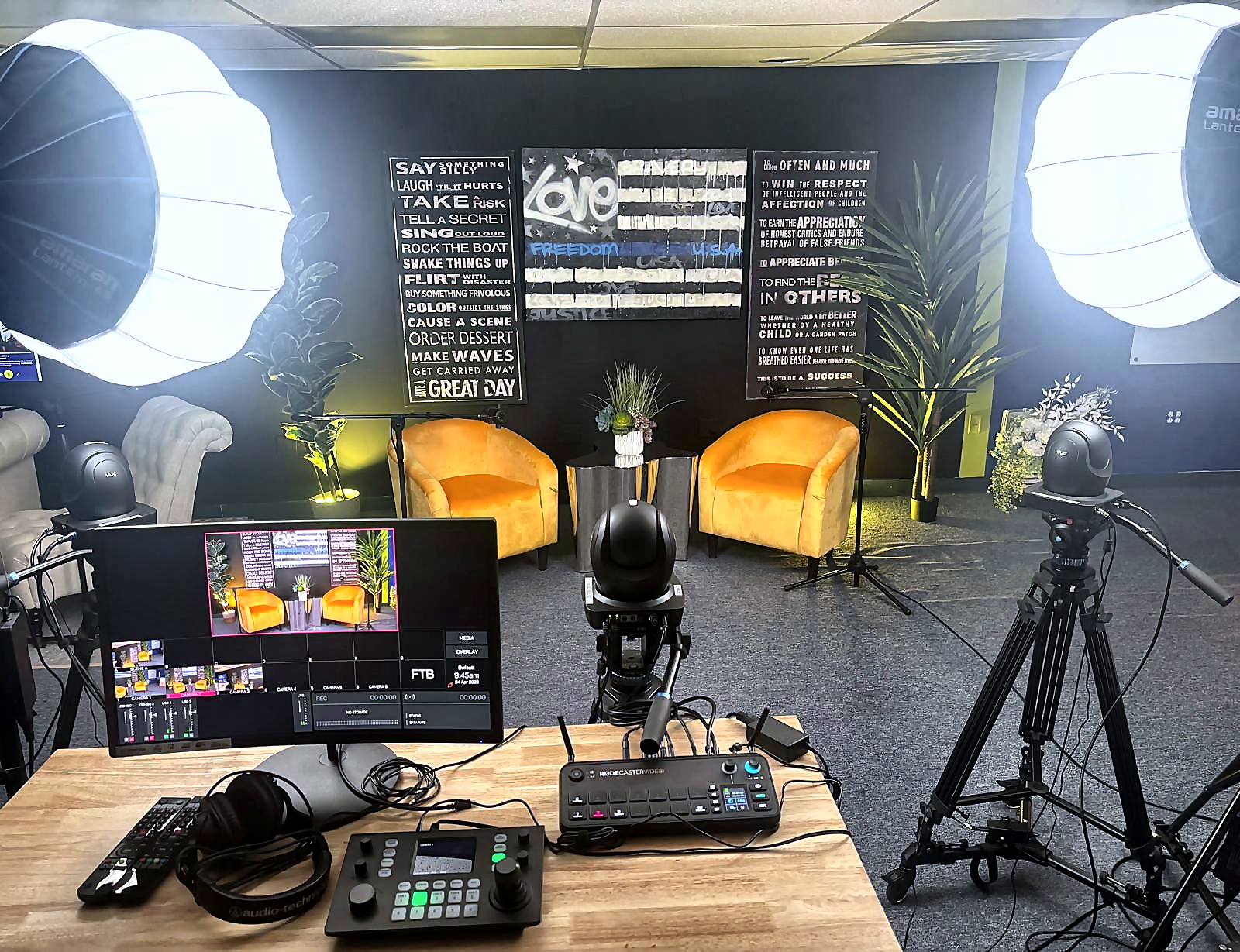 PodcastMiami Kendall studio photo 10